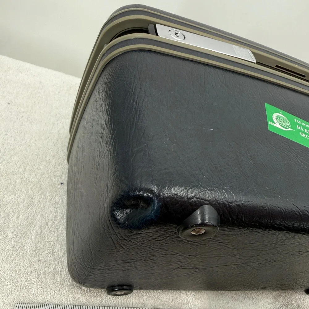 Vtg Samsonite Train Case Makeup Box Black Hard Shell Travel Luggage w/ Keys